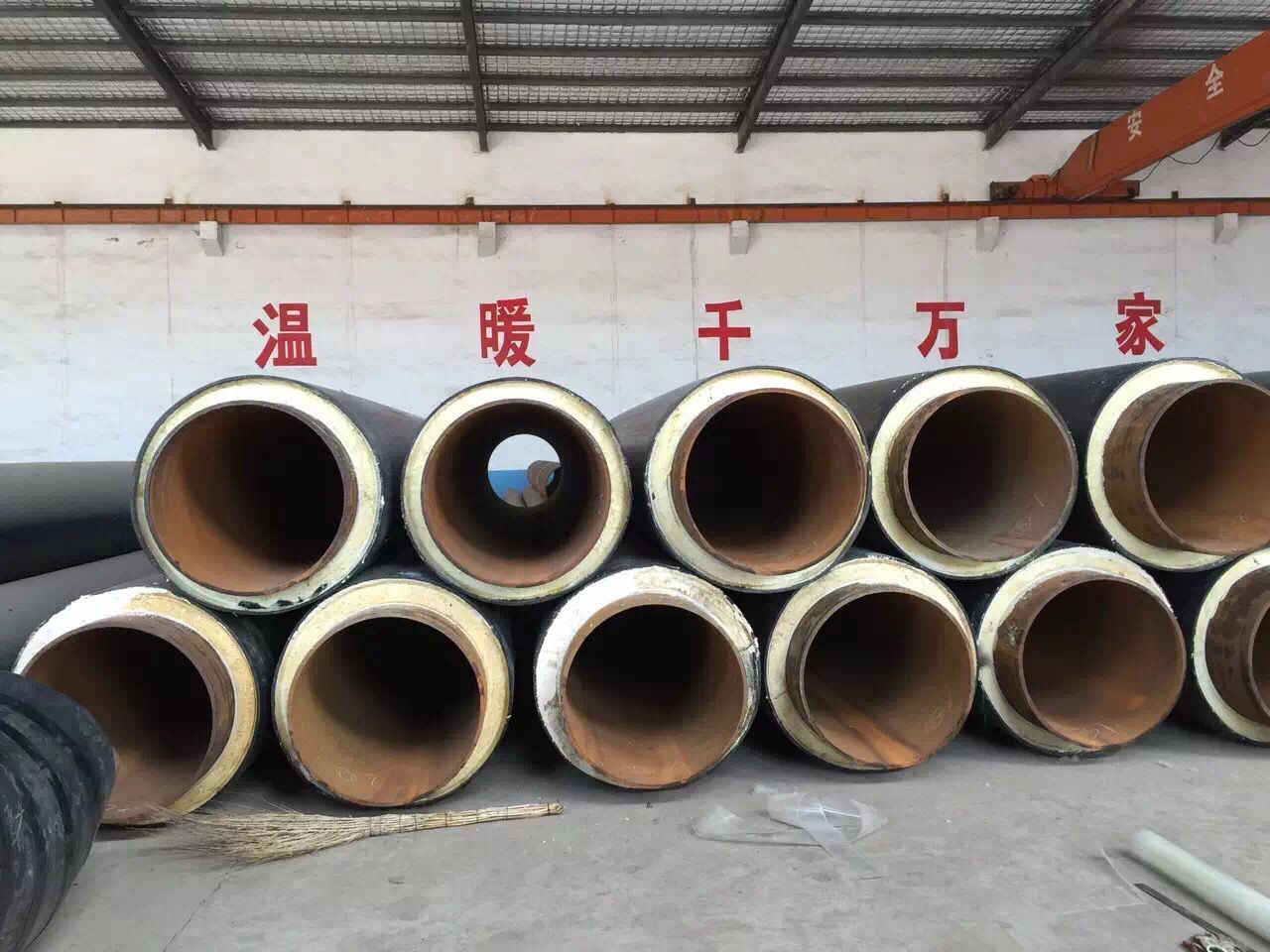 聚乙烯聚氨酯预制直埋保温管