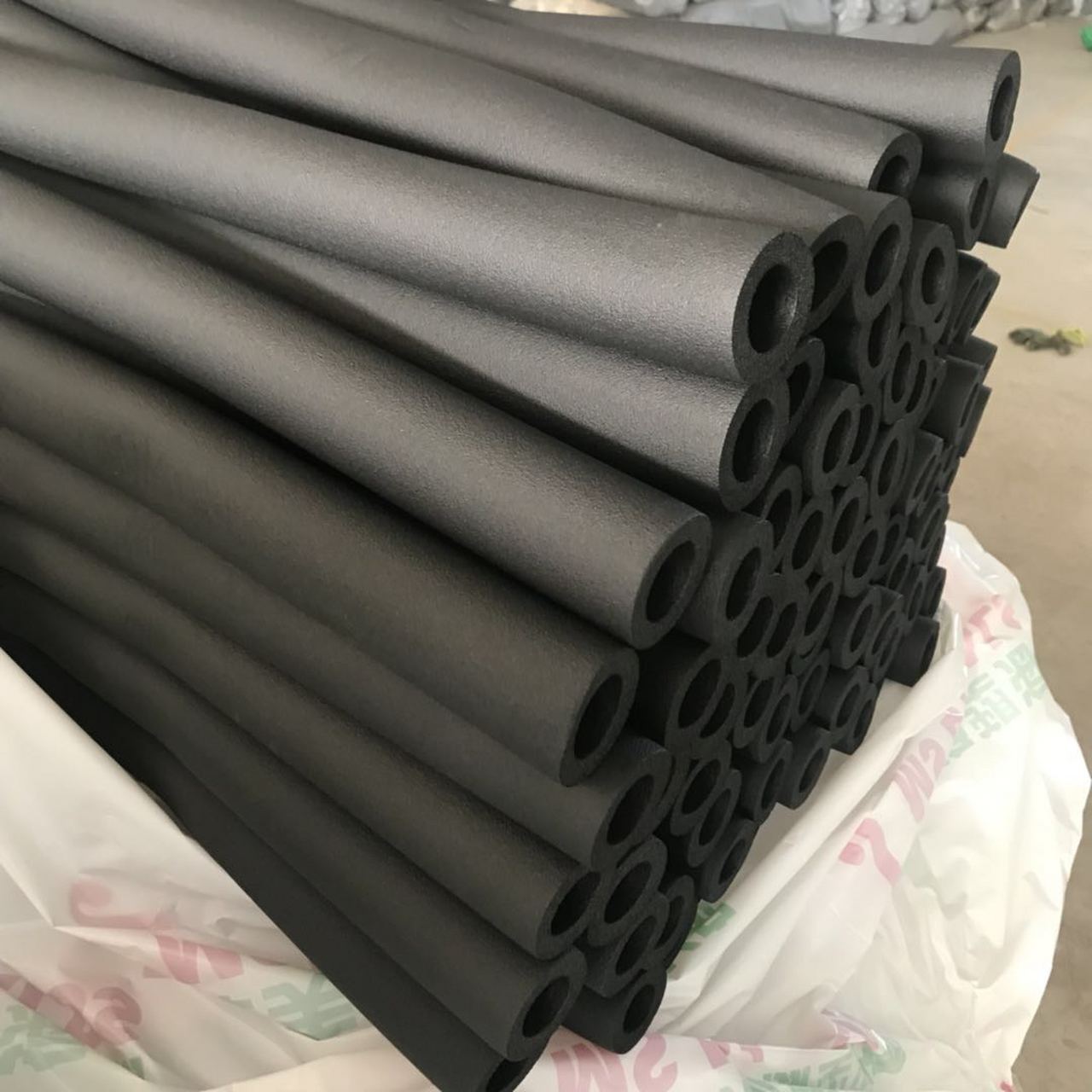 给管子做保温的材料